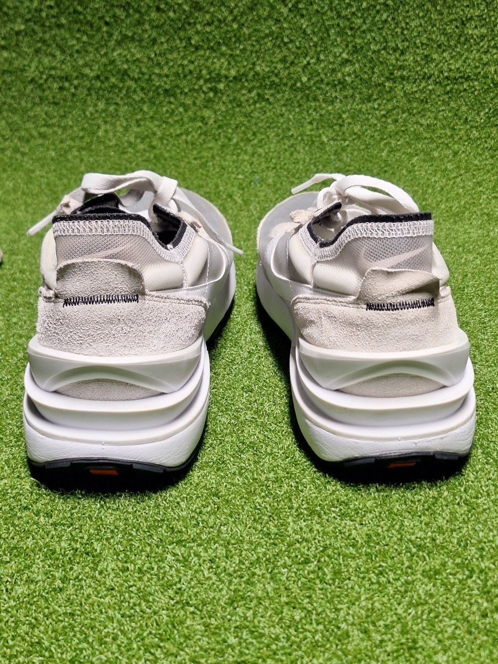 Nike Men’s Grey/White Low-Top Running Shoes - Picture 5 of 8
